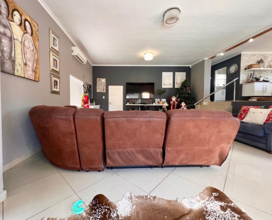 4 Bedroom Property for Sale in Myburgh Park Western Cape